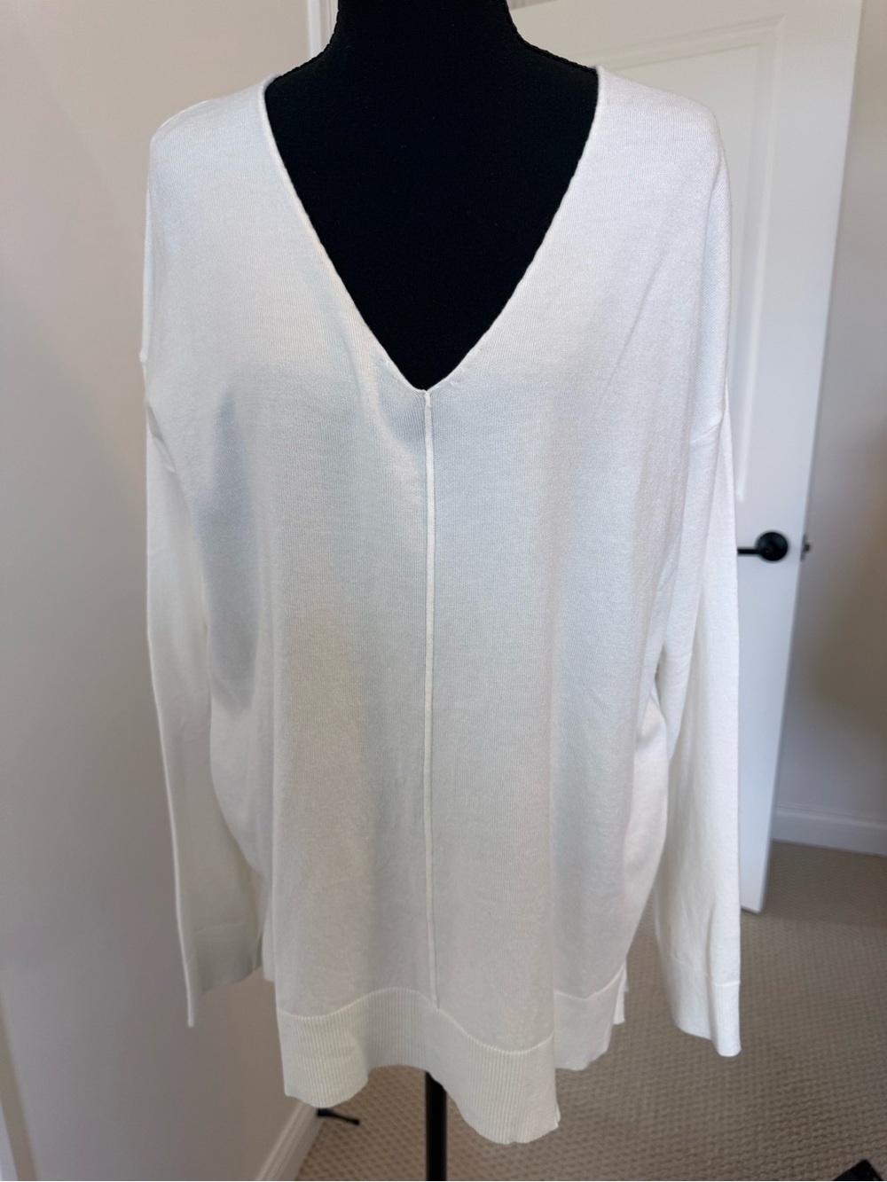 LA MIEL Ivory V-Neck Women's Sweater